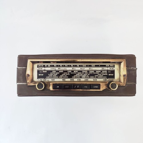 Simonetta portable transistor