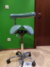 Salli Sattelstuhl mit Lehne