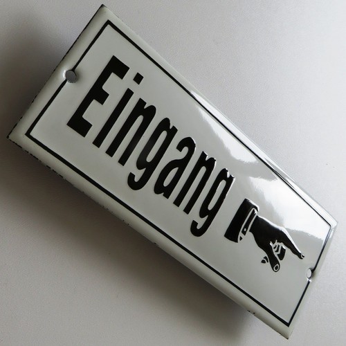 Eingang rechts mit fingerzeig - eingang,