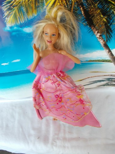 Barbie puppe mit rosa kleid - rosa,