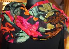 Wolltuch Blüten bestickt