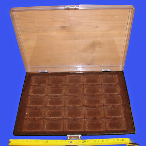Schauvitrine mit fächern - schauvitrine,