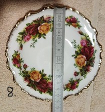 (08)     3 x Schalen, Royal