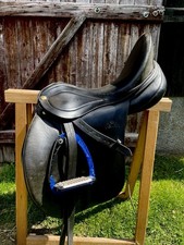 Sommer Diplomat VS Exklusive Springsattel 17,5 Schwarz