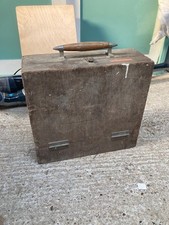 Brauner Holz Schreiner