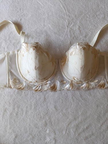 Cremeweiß mit - ,
