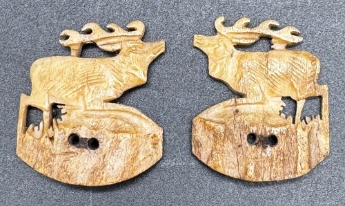 2 alte geschnitzte - ⚜️,