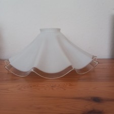 Alter Lampenschirm aus Glas