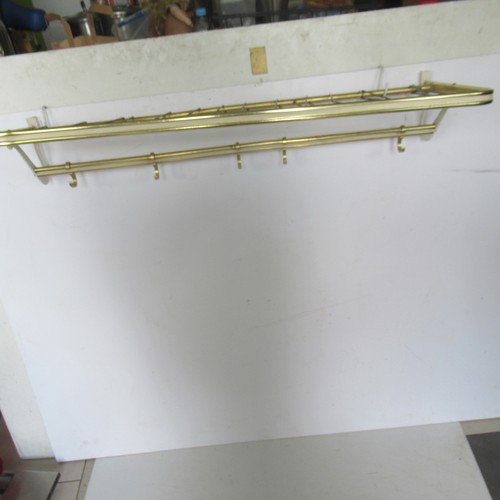 Goldfarbene mid century wand - mid,