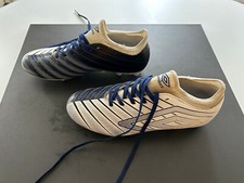 Fussballschuhe UMBRO Nocken fast neu weißblau/schwarzblau Größe 44