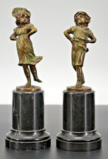 B16 zwei kleine Bronzefiguren