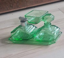 Frisiertischset aus Uranglas  Antik Art Deco