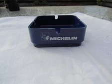Michelin Aschenbecher Kunststoff blau Aufschrift: Michelin und Michelin-Männchen