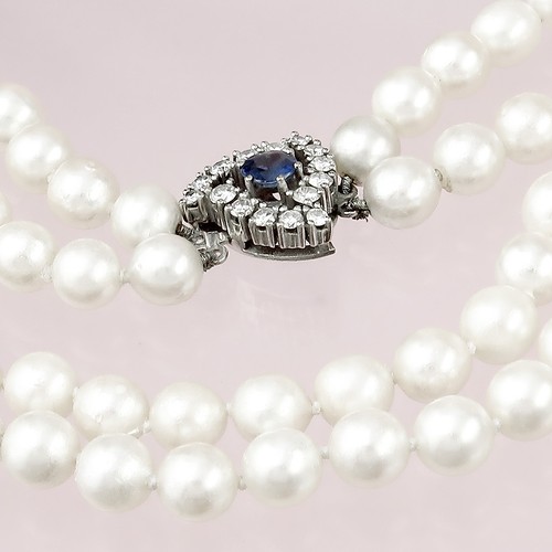 Pearl necklace double row