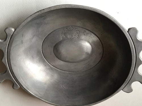 Alte zinnschale mit - mit, handhabe