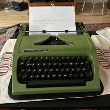 Schreibmaschine Präsident 1500 deluxe Grün im Koffer Vintage 60er Jahre