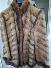 süsse Pelzjacke ( Nerz ???) in attraktivem Design, Gr. 40