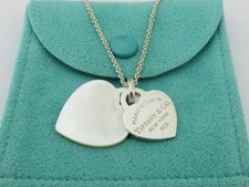 TIFFANY & CO Silver Mother of Pearl Return to Tiffany Double Heart Pendant