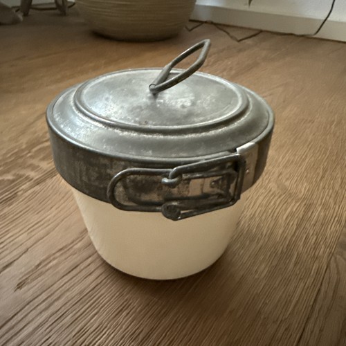 Alte weiße runde - , keramik