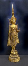 Thai-Buddha Abhaya-Mudra stehend, Rattanakosin-Periode – Bronze feinvergoldet.