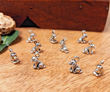 10  kleine Hunde sitzend 3D