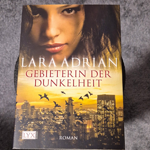 Lara adrian gebieterin der - lara,