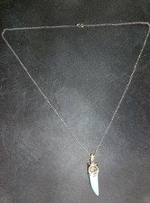 Halskette mit Zahn Anhänger -