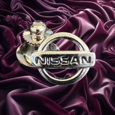 Sammler Pin - KFZ/AUTO - Nissan/Datsun "Logo" - Rar/Selten