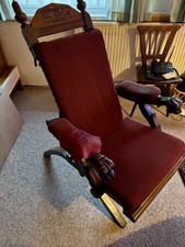 Alter Holzklappstuhl mit