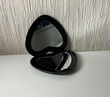 Agnes b. klappbarer Make Up