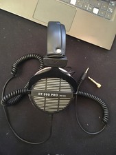 Beyerdynamic DT 990 PRO Studio-Monitoring Ohrumschließende Kopfhörer - 250 Ohm