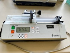 Alaris P 1000 Spritzenpumpe  Baujahr k.A. opengl op