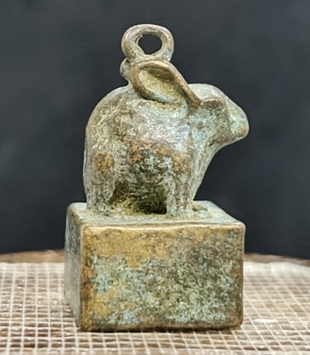 Antiker bronze stempel - bronze, hase