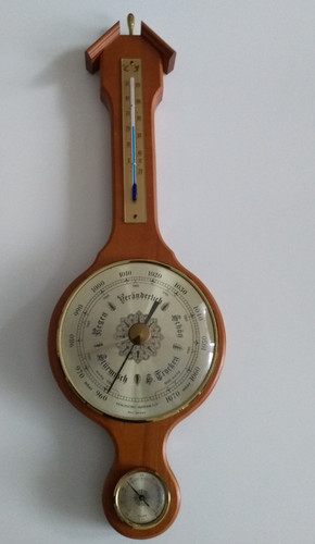 Wetterstation auf holz - auf,