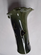 Duftlampe  für Teelicht aus Keramik in dunklen grün  Höhe ca 18 cm