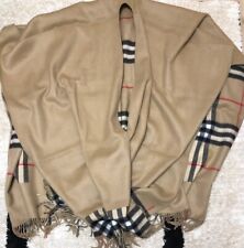 Poncho Burberry London England