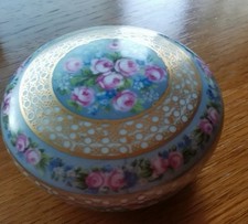 Porzellandose mit Deckel -