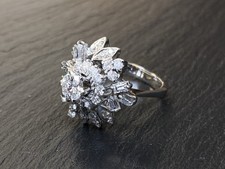 PRÄCHTIGER ENTOURAGE RING DAMENRING WEISSGOLD 18K DIAMANTEN 2.06ct GRÖSSE 62