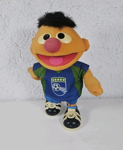 Ernie sesamstraße fußball - ernie,