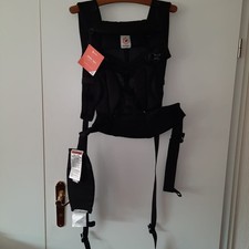 ERGOBABY OMNI 360 BABYTRAGE SCHWARZ NEU