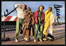 Musiker der Band Chilly lächeln in die Kamera, Autogramme, Ansichtskarte 