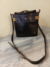 AIGNER Umhängetasche Dunkelblau