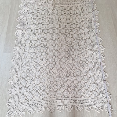 Tischdecke gehäkelt