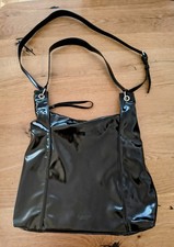 Große Handtasche schwarz Lack