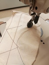 Pfaff  Industrienähmaschine Typ 483 mit  Fadenabschneider