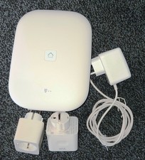 Telekom Magenta SmartHome Base 2 + 2 Steckdosen WIZ