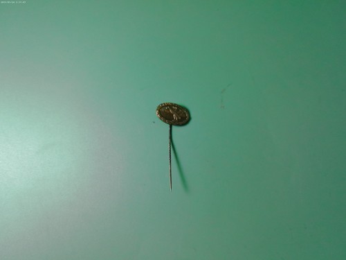 Anstecknadel goldfarbig