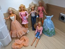 5 Barbie, Barbiepuppen, 1
