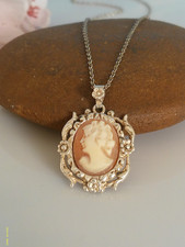 Zauberhafter antiker Anhänger