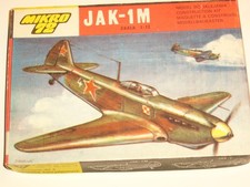 Flugzeug-Modellbausatz 1:72